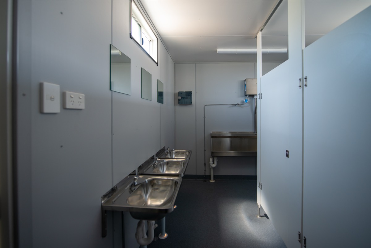 6x3m Toilet Block - View 4