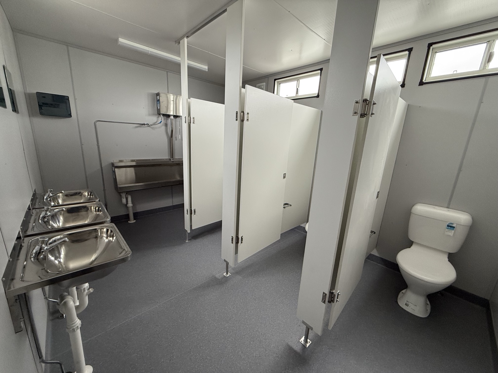 6x3m Toilet Block - View 7