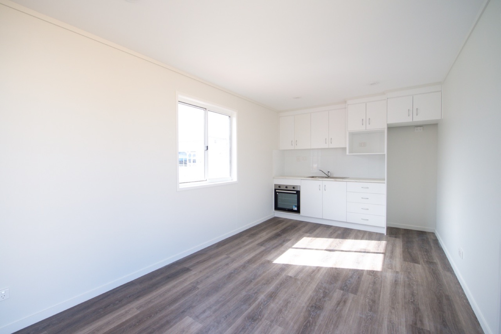 9.6x3m Living Quarters - View 3