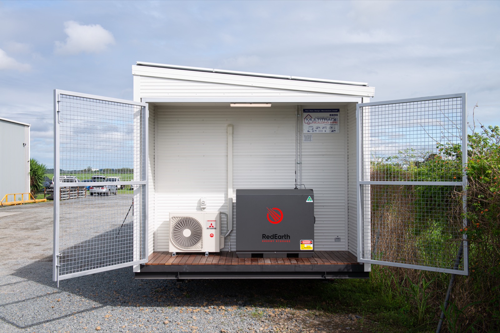 RedEarth battery storage system and power management