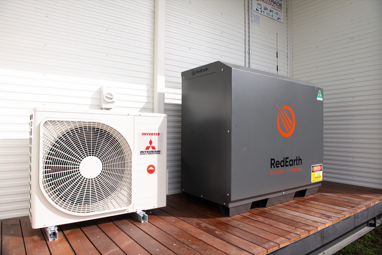 RedEarth lithium phosphate battery close-up